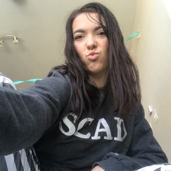 Meet your Posher, Rachel - Picture 2 of 3